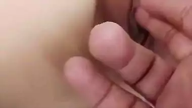 Devar rubs and fingers Bhabhi’s pussy in Indian sex MMS