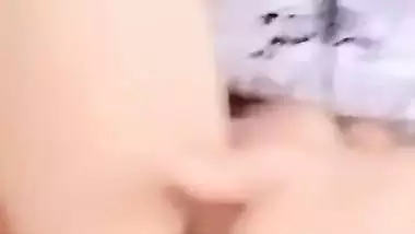 Punjabi slim girl nude fingering viral hot video