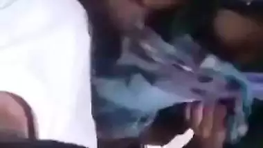 18 yr old teen’s Pakistani sex video from lover’s car