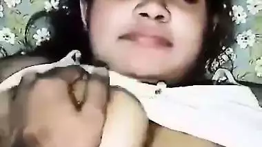 Lover presses his sleeping GF’s big boobs