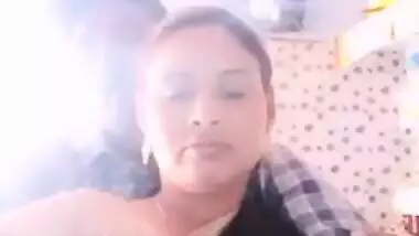 Desi man is so horny that porn action will take place in the kitchen
