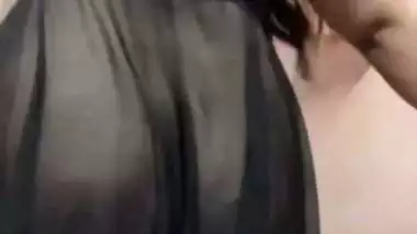 Tattooed cam girl nude pussy rubbing viral video call