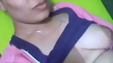 Chesty Desi girl with big XXX nipples has nice solo sex in her room