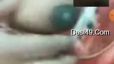 Horny porn creeper calls a Desi woman and jerks off talking with her