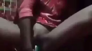 Tamil porn of an 18-year-old girl fucking with a bottle