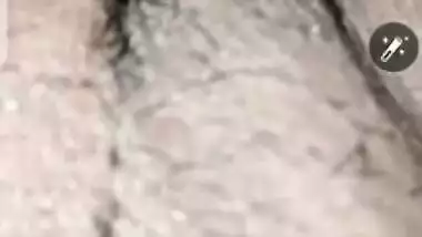 Gujrati Desi XXX whore showing her huge boobs and pussy on cam