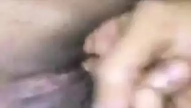Sexy desi wife clean shaved pussy fingering by hubby with loud moaning