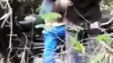 Nepali couple’s outdoor xxx video on a bike