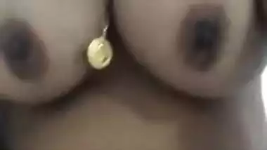 Mature Indian beauty sets camera and shows off tits and hairy XXX vagina