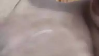 নাসিমার ভোদায় আংগুল দিয়ে রস বের করা দেখুন