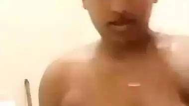 Tanker MILF bathing naked recorded while on video call