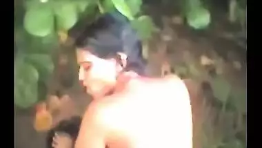 Bubble butt college girl’s outdoor hardcore fuck mms