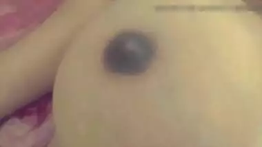 Sexual pervert manages to see Desi girl's tits and XXX orifice