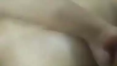 Fodendo o cu da esposa indiana sem piedade! Puta rabuda adora rebolar com um pau grande no cu