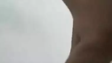 Woman wants to make the Desi hubby jealous so she undresses on camera