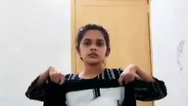 Mallu cute girl hot sexy shows her nude fringering stripping videos part 3
