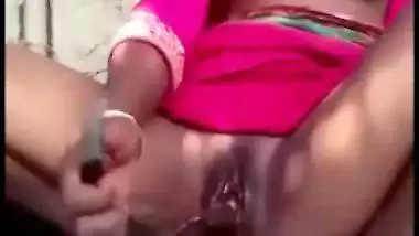 Lust of 19 years Rajasthani school girl she masturbating her pussy a agricultural tool