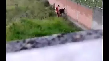 Hidden web camera records desi college gals outdoor sex scandal