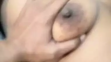 Desi Indian XXX whore shows her sexy body shapes and holes to her client MMS
