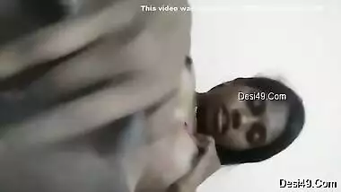 Today Exclusive- Cute Look Tamil Girl Record Fingering Selfie For Lover