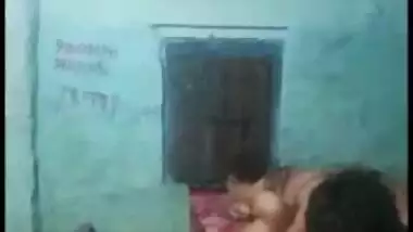 Caught as Indian village wife gets sex with brother-in-law, Desi mms video