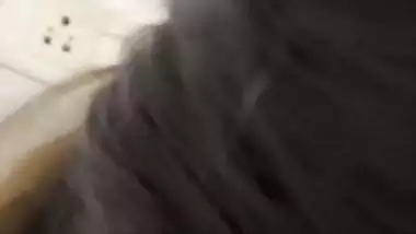 Indian Instagram influencer sowing big boobs MMS