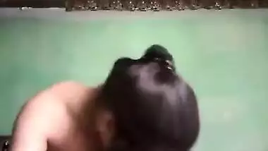 Getting tired of being alone Desi whore masturbates in XXX stream