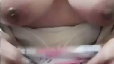 Huge milky boobs popping out â€“ sexy Indian girlfriend