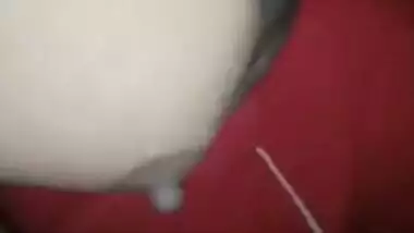 MMS footage of Desi babe who likes XXX sized dick fucking her mouth