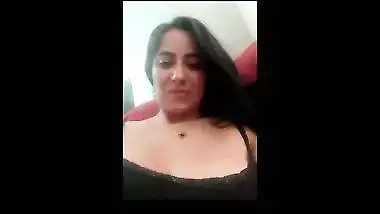Pakistani MILF nipple show selfie
