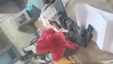 Chubby Desi XXX aunty have sex with worker inside factory MMS