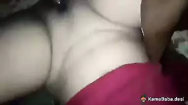 Hot girl lets a poor guy fucks her pussy in desi xxx MMS