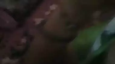 Slutty bhabhi in saree is ready for sex with client