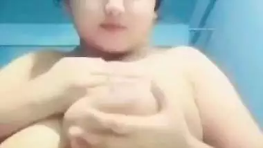 Chubby tanker Bengali girl sucking her huge boobs
