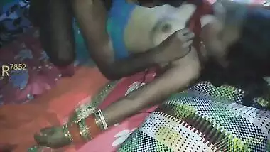 Bhabhi Ke Boyfriend Ne Pahle Bhabhi Ki Saree Kholi Phir Blouse Or Bra Khol Kar Bhabhi Ne Dudh Pilaya With Hindi Talk