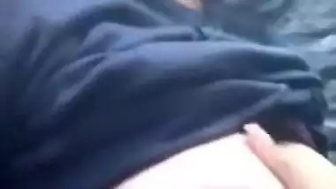 Such cool boobies of Desi girl with dark nipples must be shown off