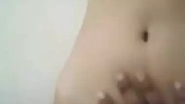 Sex Desi sleeps but her XXX partner rubs his dick against the vagina