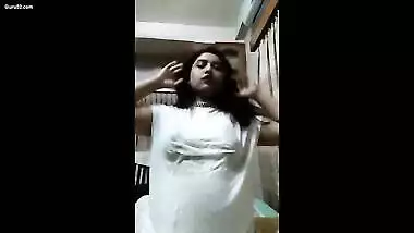 Super Hot Look Desi Girl Showing Her Nude Body 2 New Leak Video