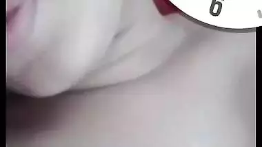 Mast boobs and pussy showing wife on video call