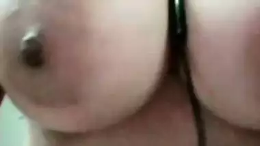 Huge milky boobs Bengali girl topless viral video call