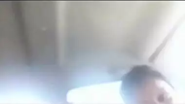 Free Indian sex video of desi wife giving outdoor blowjob in car