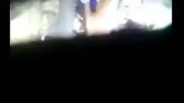 Indian outdoor sex scandal of Desi young students open sex in park
